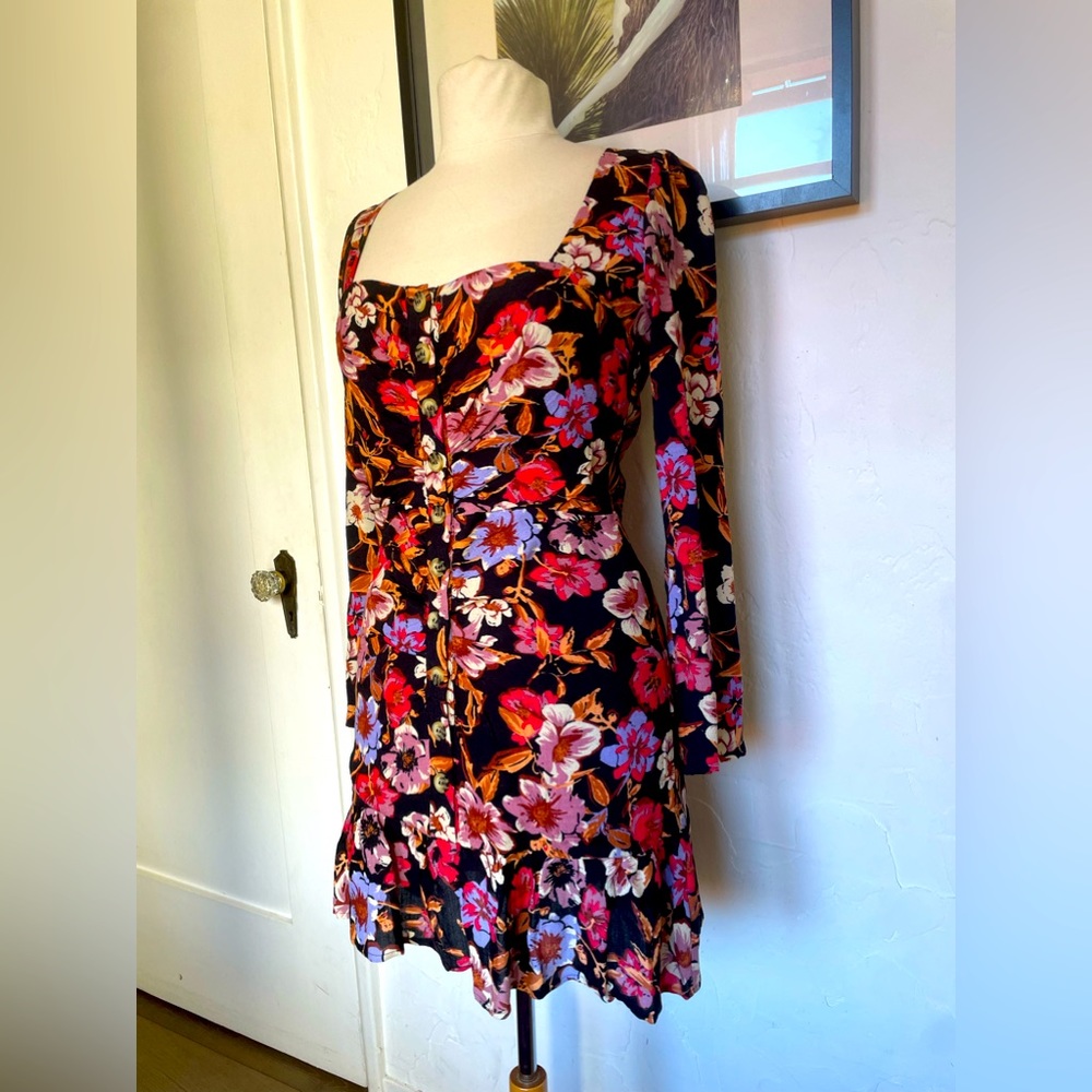 Free people floral mini dress button up front tie back size 6